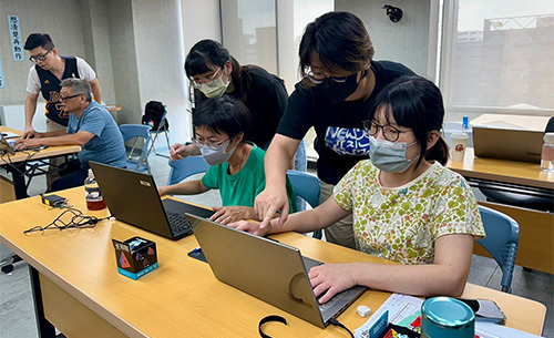 擔任機動人員
